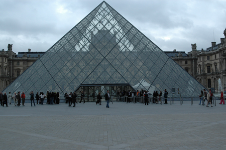 Louvre Muzesine Giris_12